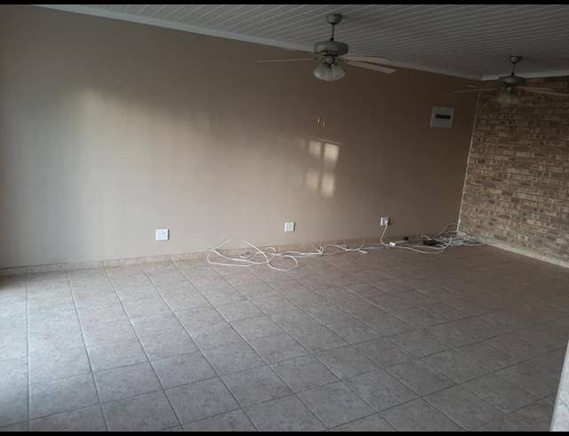 FARM FOR SALE IN AGRICULTURAL HOLDING 400